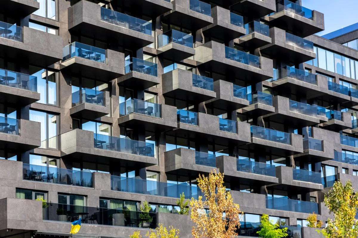 10 powodów, dlaczego warto wybrać catering dietetyczny: od redukcji kalorii po smak i wygodę. Porównaj warianty dostaw i dowiedz się, jak dopasować dietę do celu